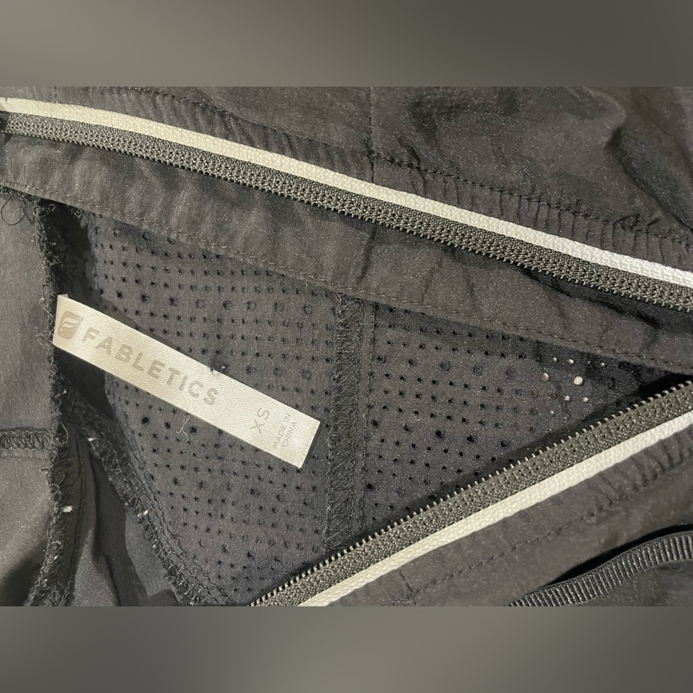 Fabletics Lightweight Jacket - Picture 3 of 4